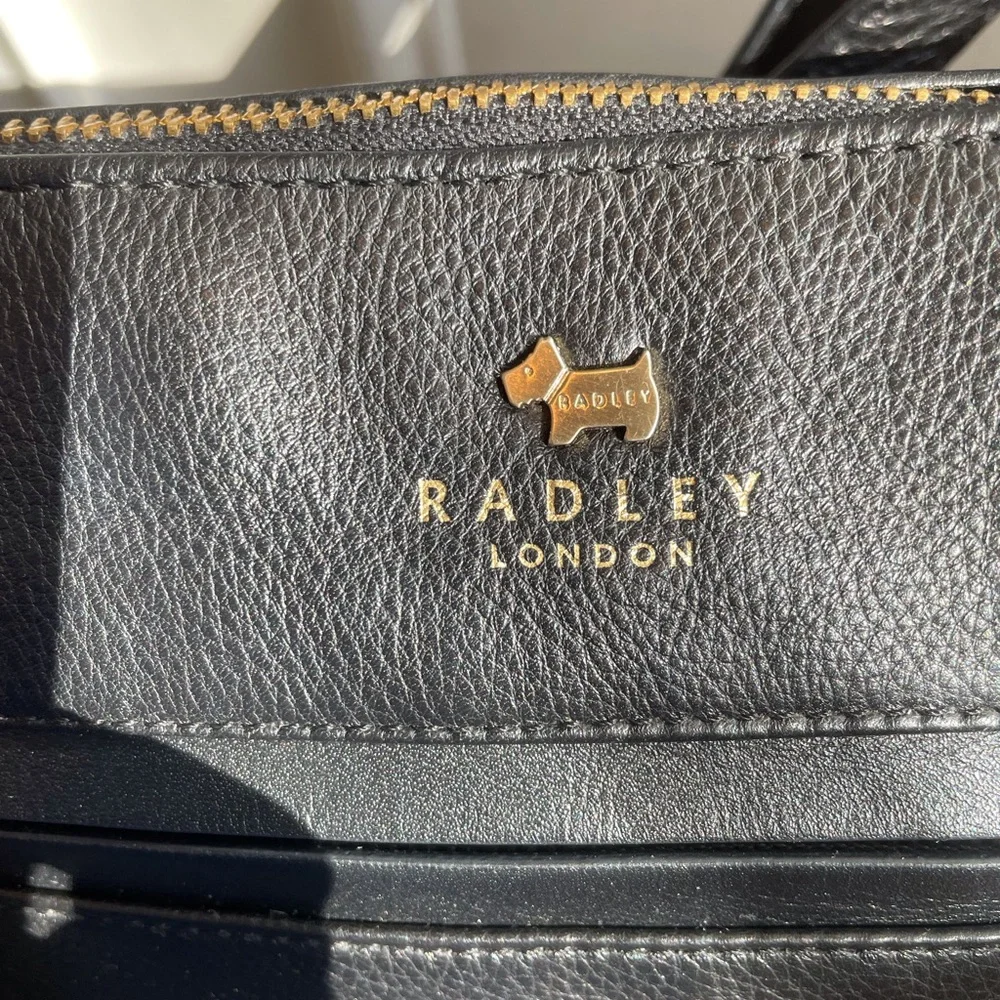 Radley London Postman’s Park top zip leather crossbody bag - Picture 9 of 15